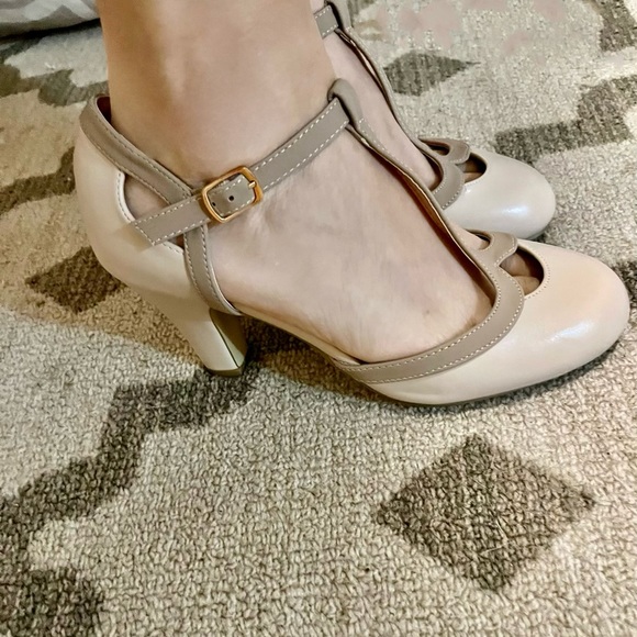 Mary Janes by Journee Collection. Size is 7 1/2W. - Picture 7 of 8